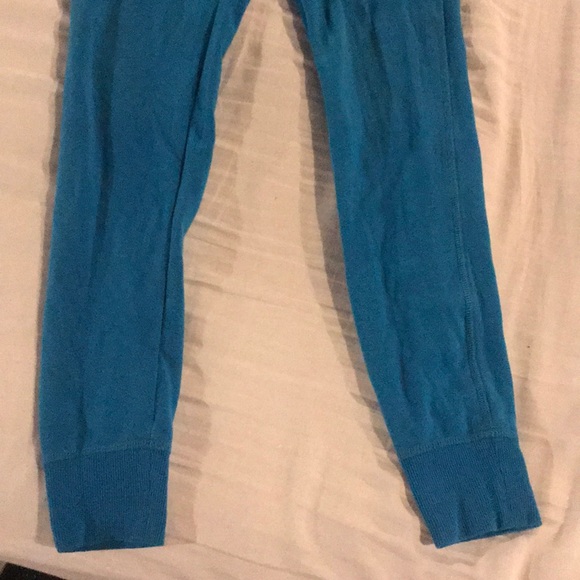 Skinny hollister sweats - Picture 2 of 3